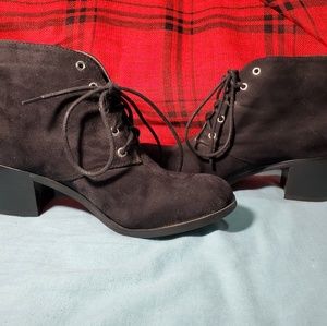 High top heeled shoes